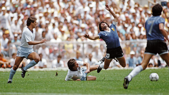 Diego Maradona,Terry Fenwick