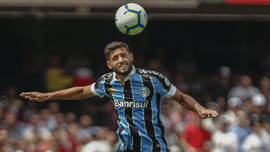 Possível venda de lateral deve ajudar Grêmio a amenizar crise financeira; clube monitora - 1
