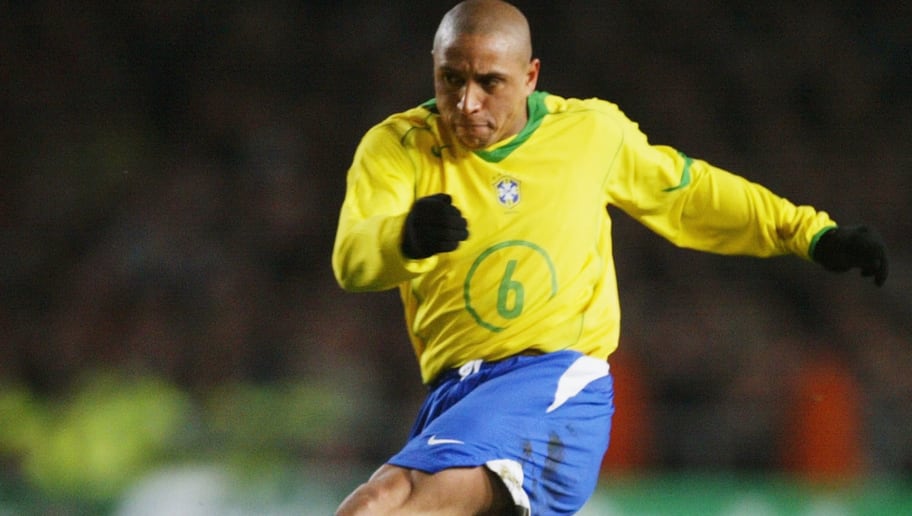 Roberto Carlos elegeu seu gol mais especial, e não é aquela bomba contra a França - 1