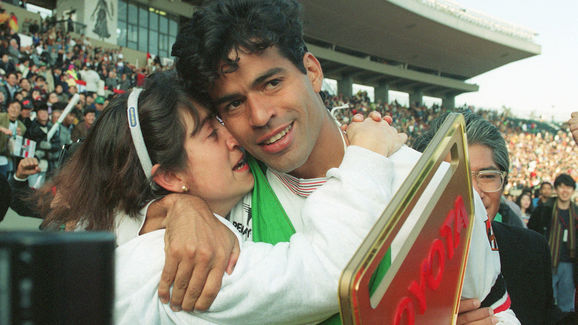 Sao Paulo Captain and star striker Rai (R) hugs hi