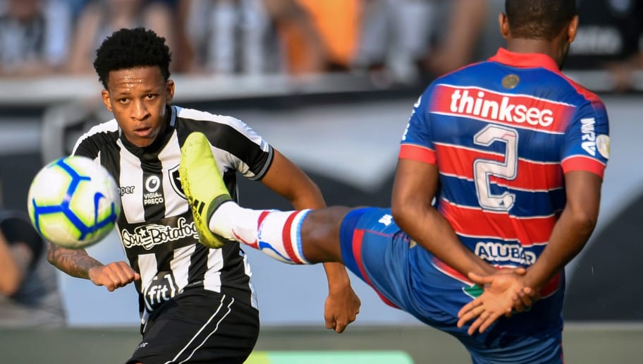 Sem espaço, jovem volante sinaliza despedida do Botafogo: 'Quero e preciso jogar' - 1