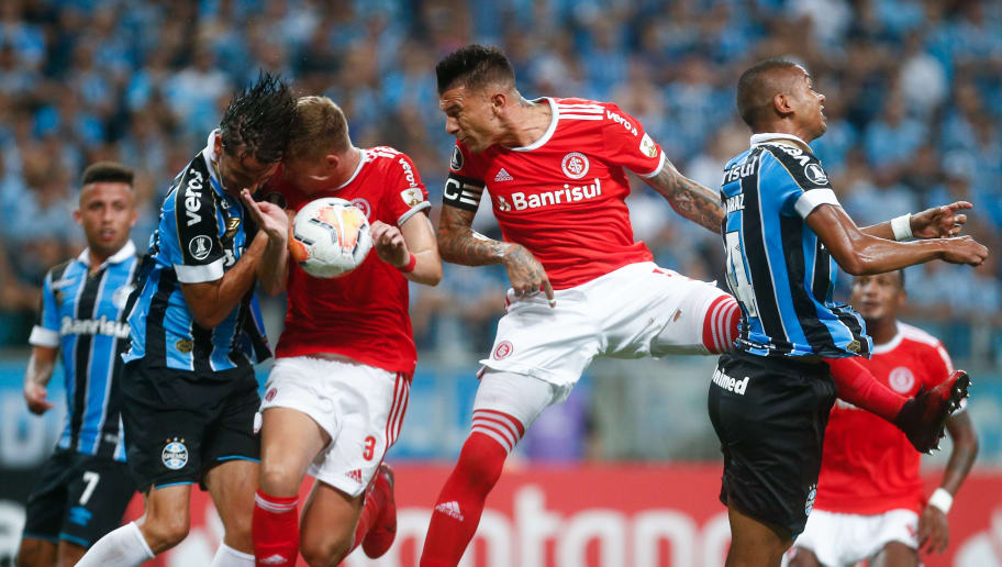 Futebol brasileiro ainda não deveria voltar nem para treinos; medida precoce e que não olha o panorama completo - 1