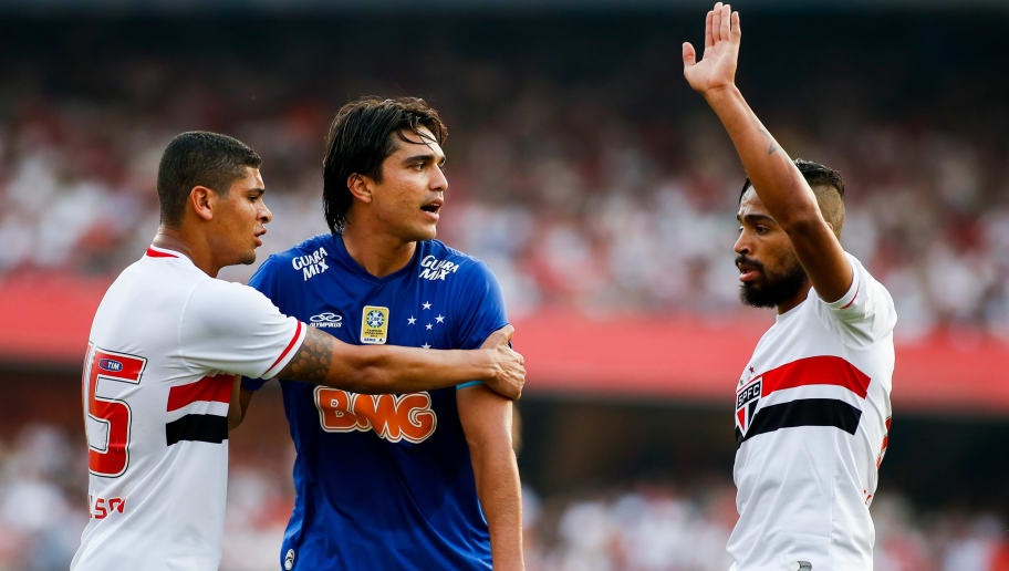 Ex-São Paulo, Álvaro Pereira fala sobre futebol brasileiro e rivalidade paulista: “Era uma guerra” - 1