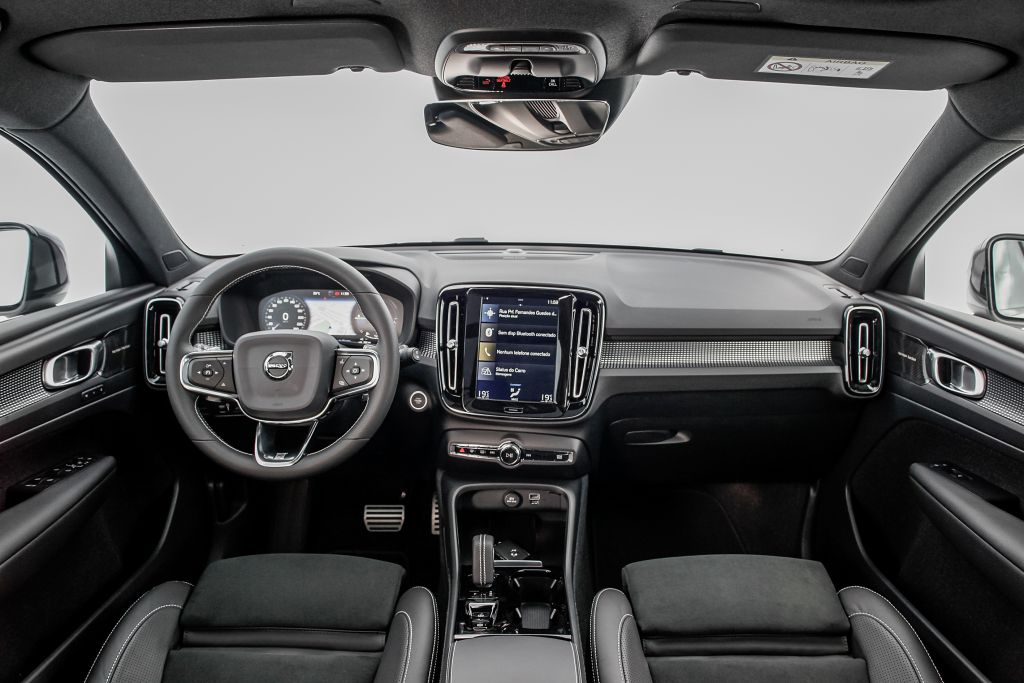 Volvo lança SUV XC40 híbrido e completa gama de eletrificados no Brasil - 3
