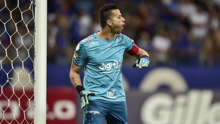 Cruzeiro quer renovar com Fábio para o centenário e monitora situação de Ariel Cabral - 1