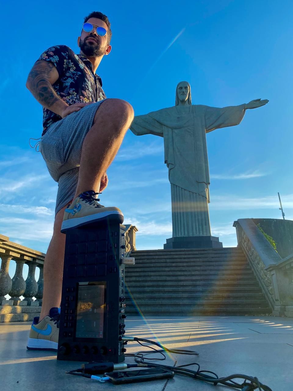 Dennis DJ faz live beneficente no Cristo Redentor - 1