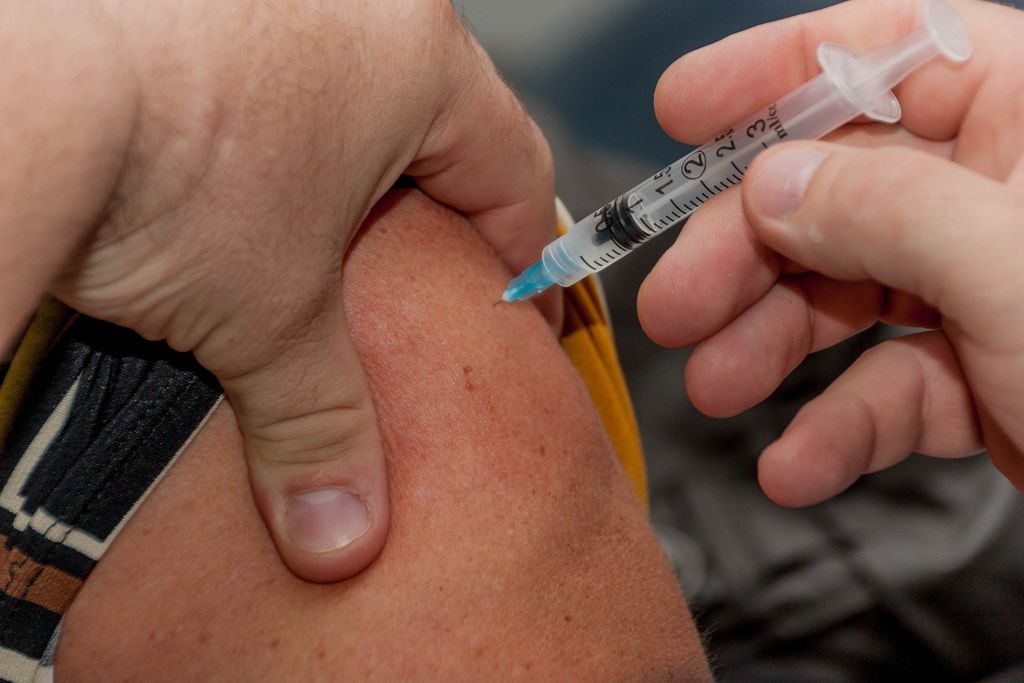 COVID-19 | 80% dos brasileiros pagaria até R$ 99 por vacina, diz pesquisa - 2