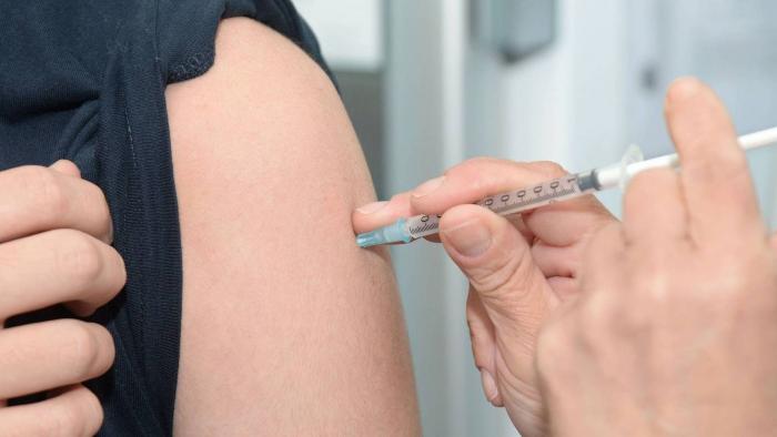 Rússia já quer vacinar sua população contra COVID-19 em outubro - 1
