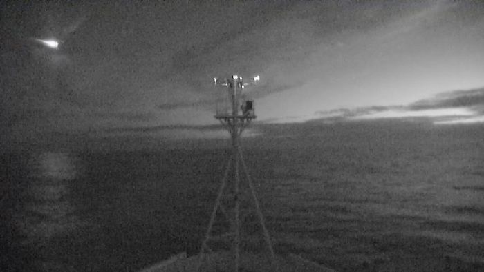 Câmera em embarcação de pesquisa flagra passagem de meteoro no céu da Tasmânia - 1