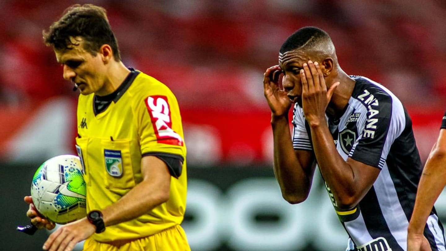 Cruz Azul tem interesse em zagueiro do Botafogo; clube espera proposta oficial - 1