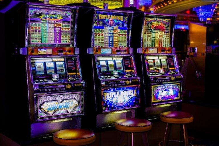 Jogos de slots gratis Joker Vegas 4Up