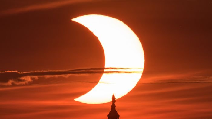 Veja as fotos mais incríveis do eclipse solar desta quinta-feira (10) - 1