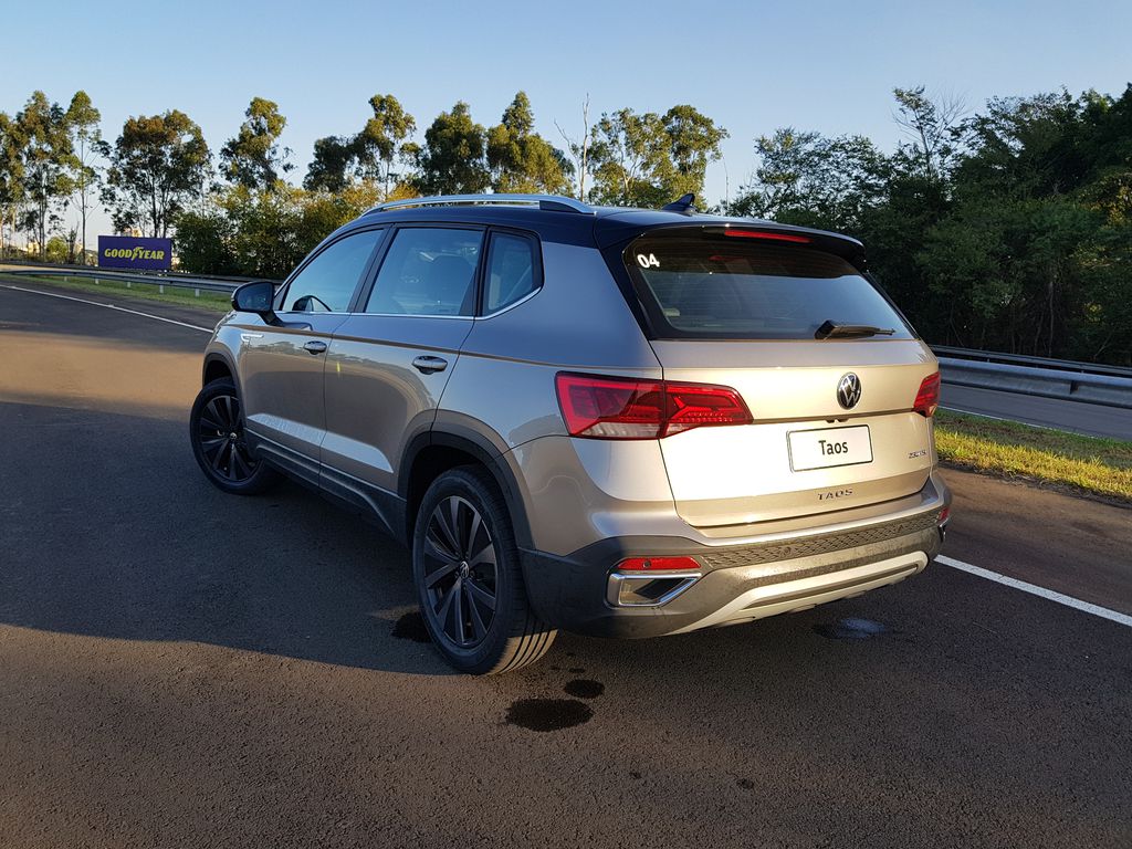 Volkswagen Taos chega com a dura missão de encarar o Jeep Compass - 4