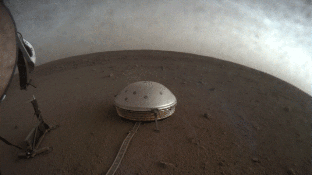 Sismômetro da sonda InSight revela detalhes da crosta, manto e núcleo de Marte - 2