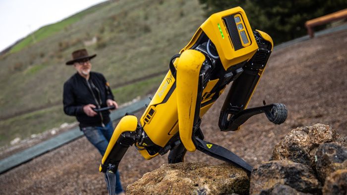 Cão-robô da Boston Dynamics agora é capaz de replanejar rotas sozinho - 1