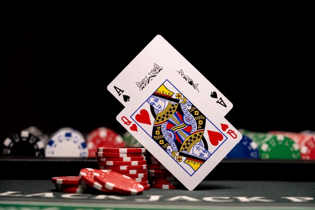 Mundo Positivo » 5 curiosidades sobre o Blackjack - Mundo Positivo