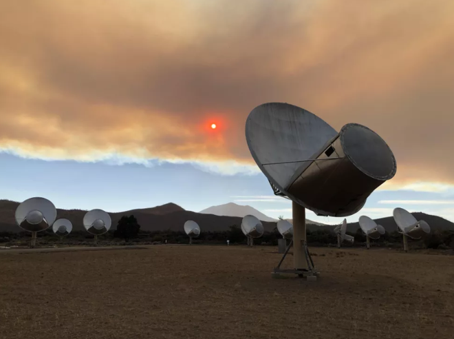 Incêndio florestal na Califórnia representa perigo a este radiotelescópio - 3