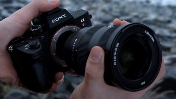 Sony vaza de forma inusitada especificações de nova câmera mirrorless A7 IV - 1