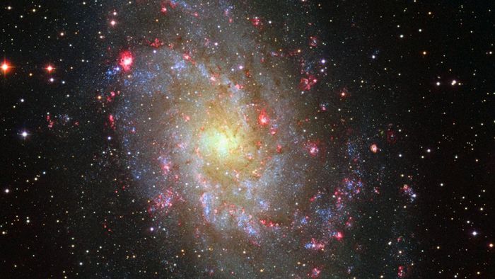 Astrônomo amador descobre galáxia anã que pode ser satélite da M33 - 1