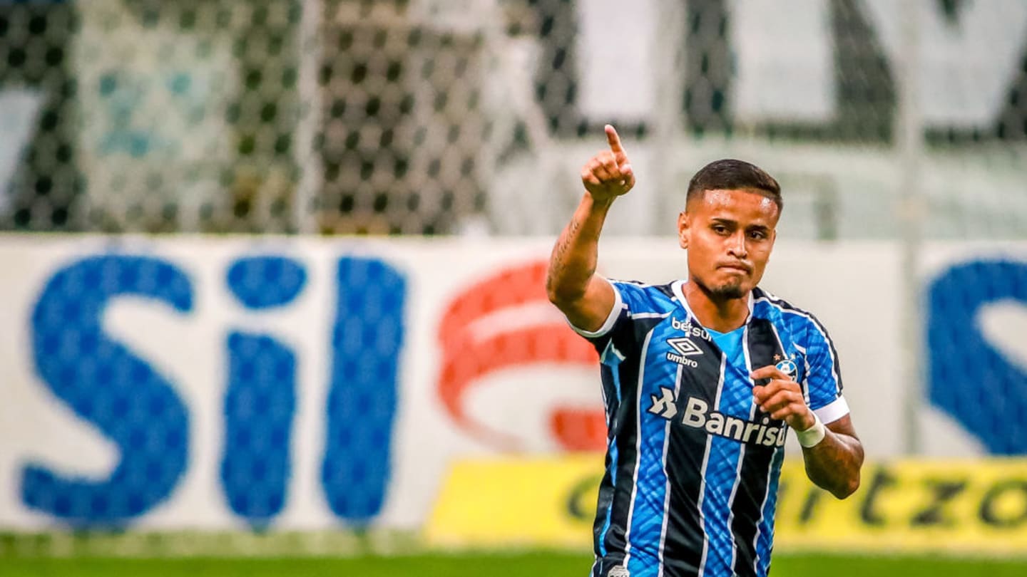 Independente do momento, 'limpa' em vestiário escancara problemas de gestão no Grêmio - 1