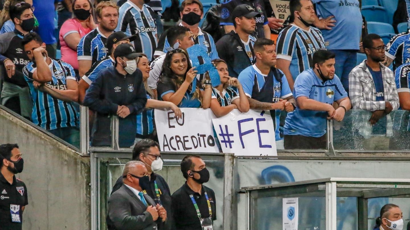 Da preocupação à esperança! Torcida do Grêmio embala time em vitória sobre o São Paulo - 1