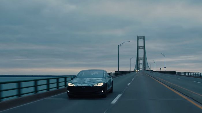 Tesla Model S bate Mercedes EQXX e roda 1,2 mil km em teste de bateria - 1