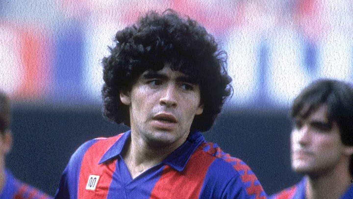 3 jogadores que vestiram as camisas de Barcelona e Napoli ao longo da história - 1