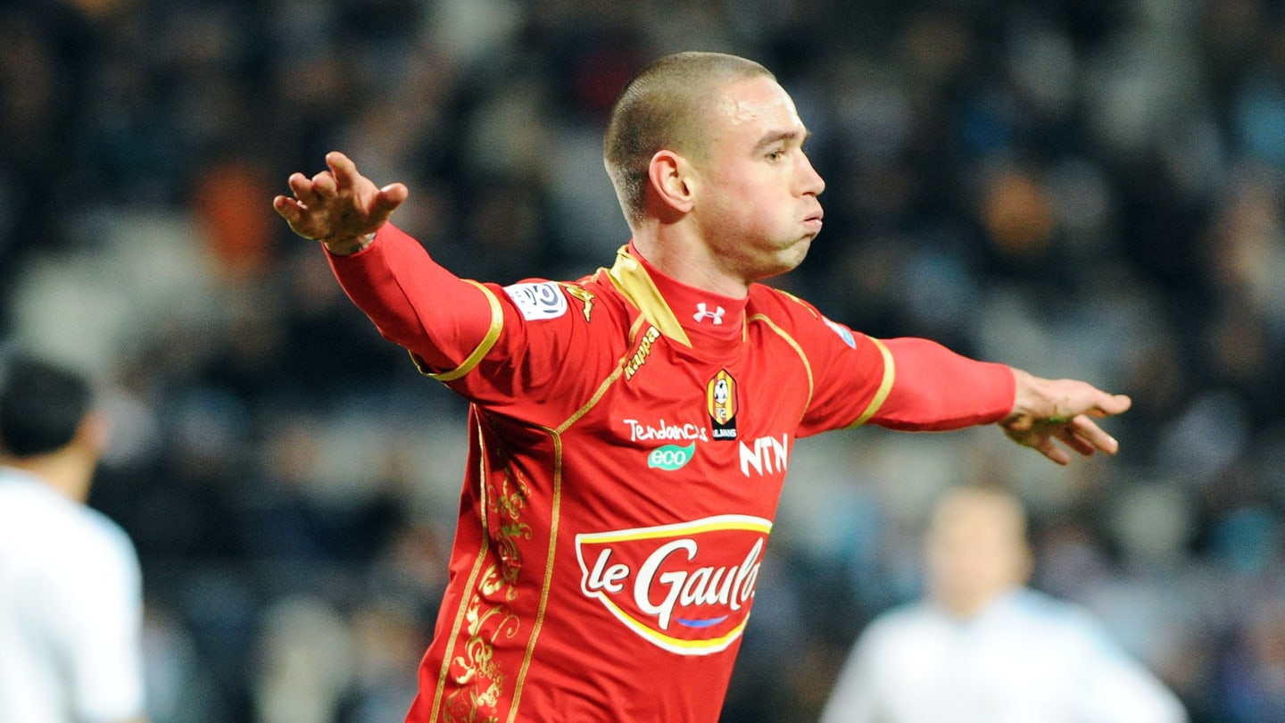 30 grandes talentos do futebol mundial que foram desperdiçados - 28