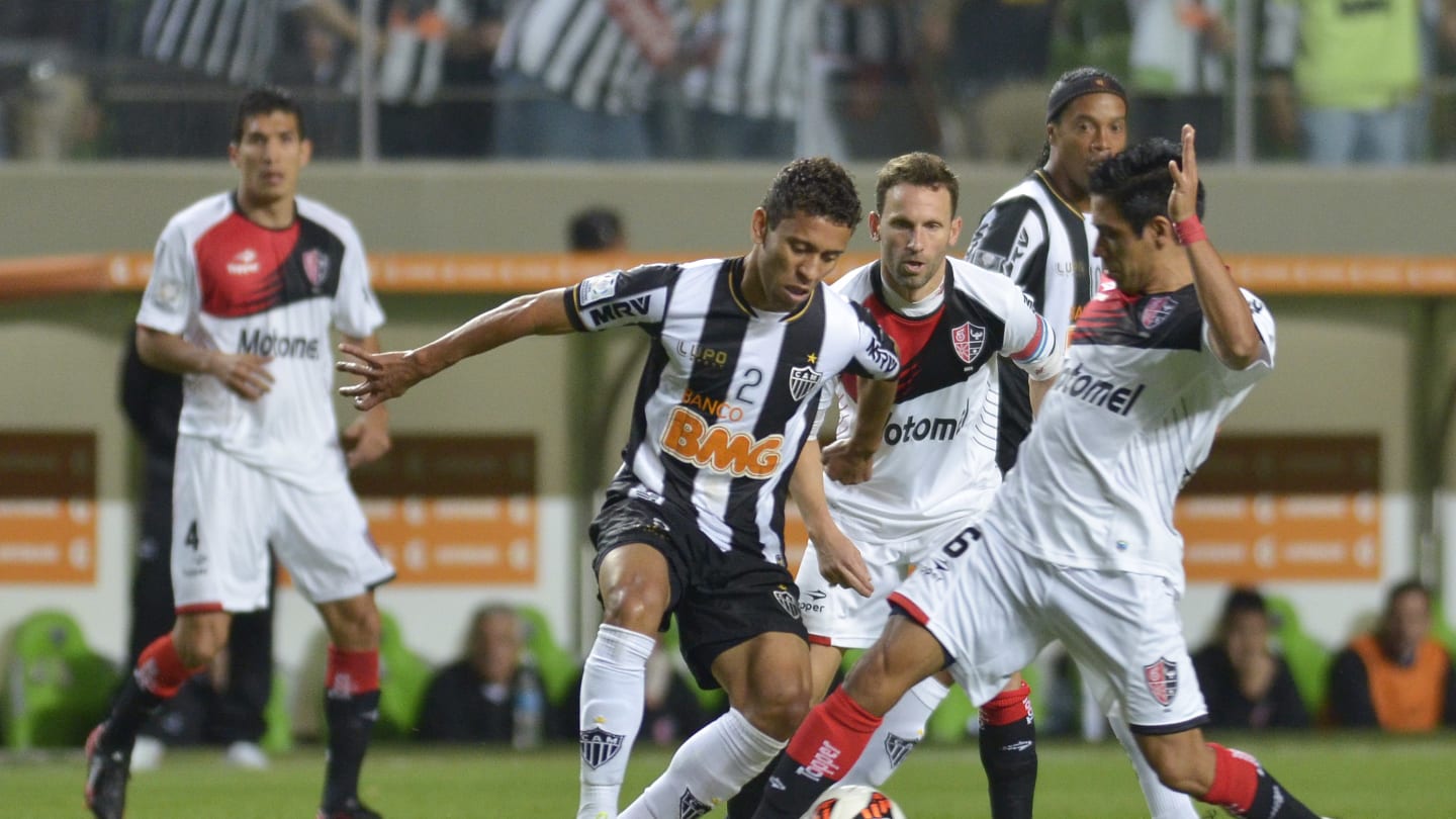 7 jogadores em ação na Libertadores que já ganharam a taça por clubes diferentes - 3