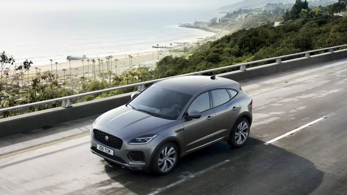 Jaguar E-Pace 2022 chega ao Brasil mais tecnológico e conectado - 1