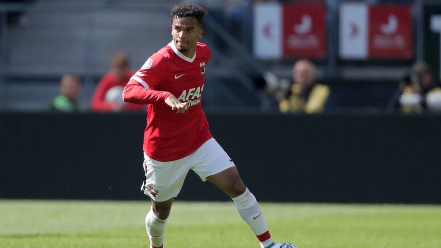 Juventus avalia dois jovens laterais para substituir Alex Sandro; conheça - 1