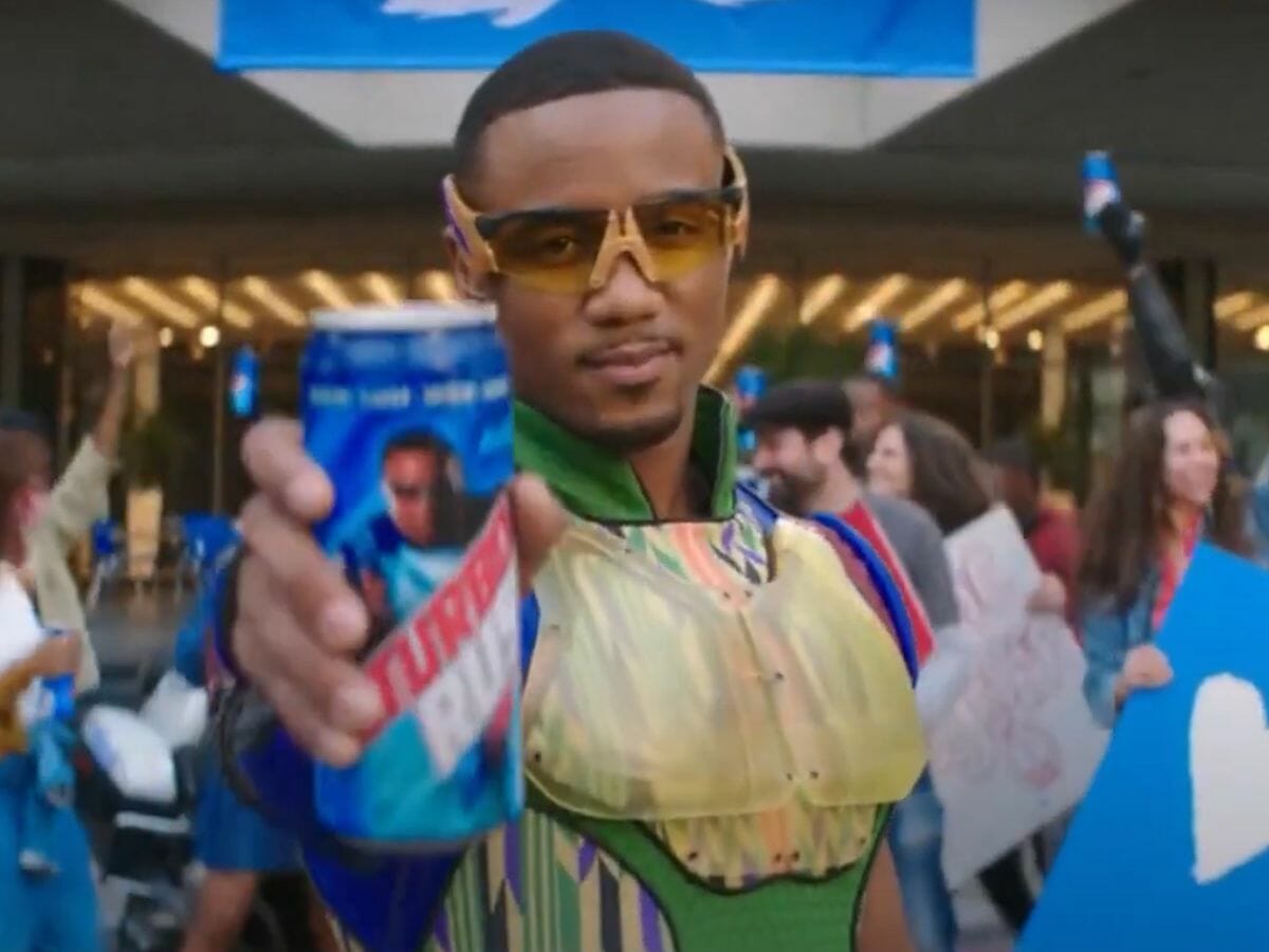 Brilhante, The Boys debocha de comercial polêmico da Pepsi - 1