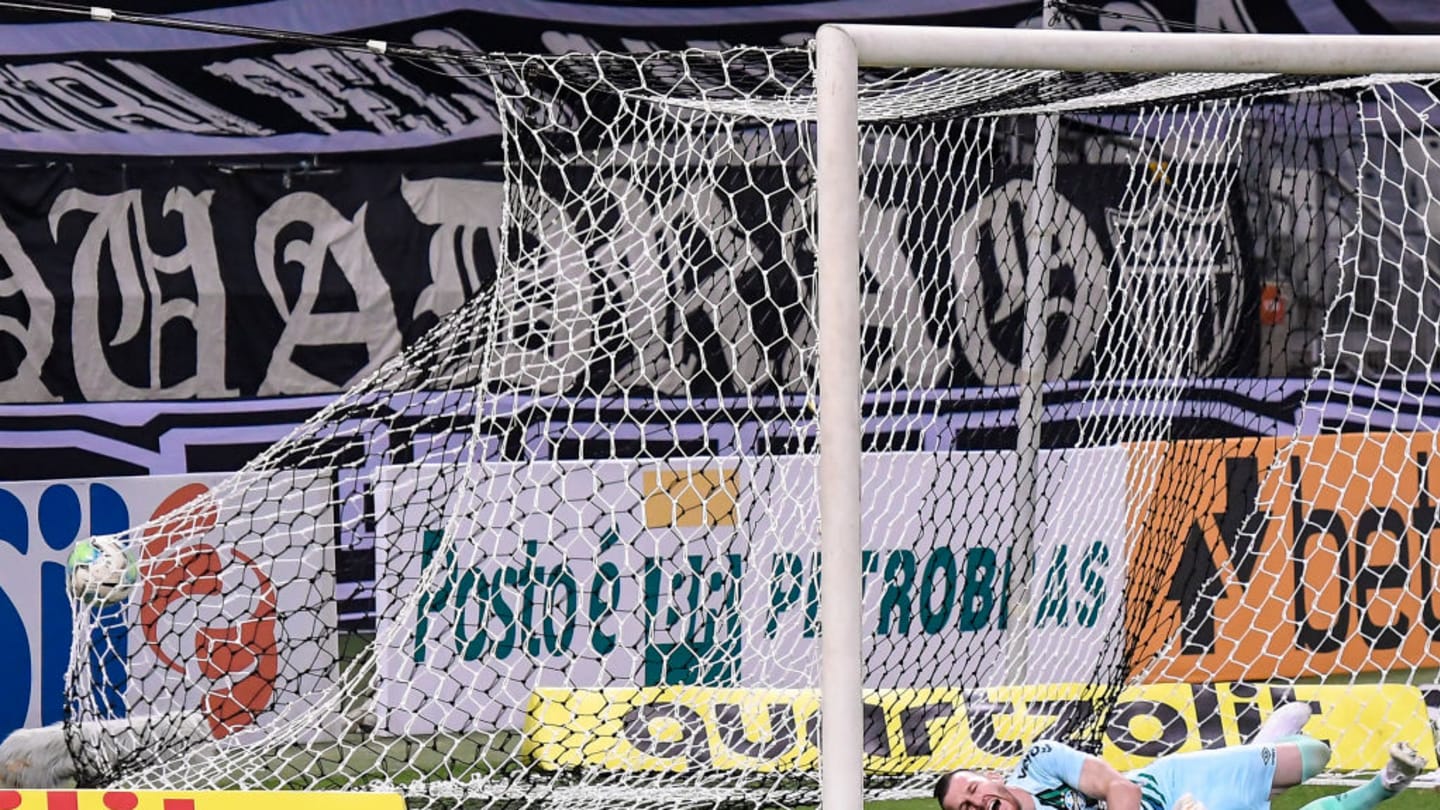 5 goleiros que o torcedor do Grêmio idolatra e outros 5 que a torcida quer esquecer - 3