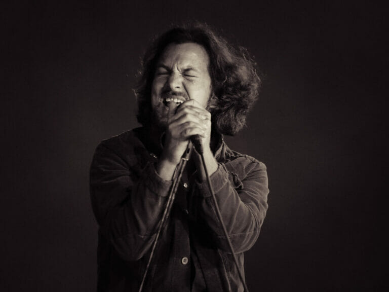 Pearl Jam cancela show após Eddie Vedder ter cordas vocais danificadas - 1