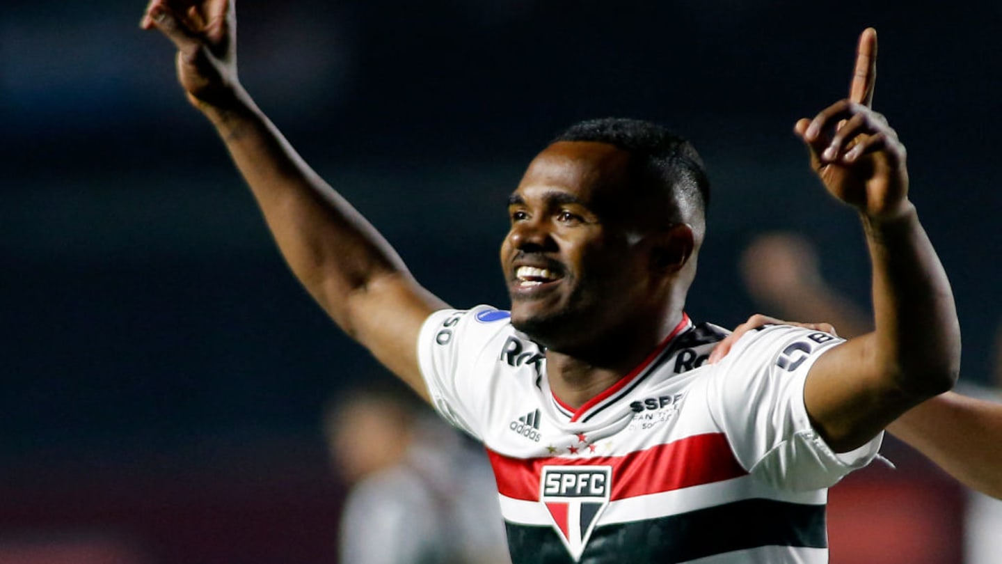 A lista é grande! Quem o São Paulo contratou e quem deixou o Morumbi ao longo de 2022 - 1