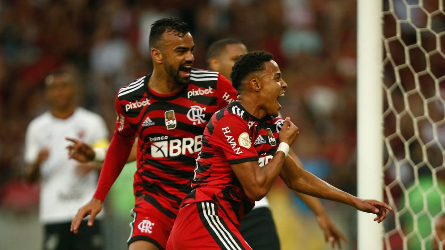 Avassalador, Flamengo impõe maior goleada da história do confronto com o Athletico-PR; veja - 1