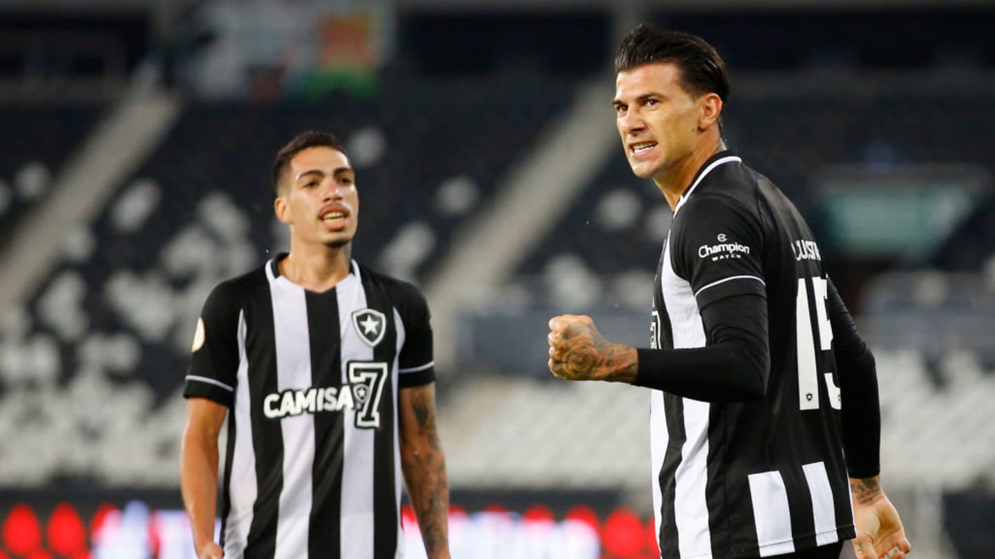 Ele fica! Botafogo sela acordo com Internacional por renovação de empréstimo de Victor Cuesta - 1