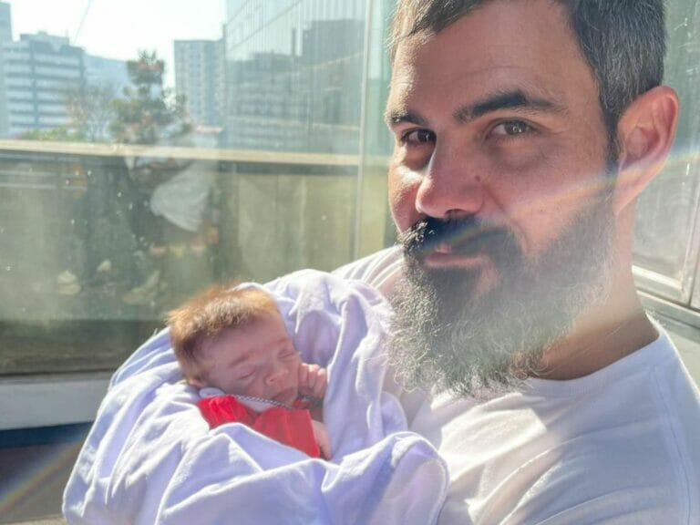 Filha de Juliano Cazarré recebe alta de hospital após 40 dias internada - 1