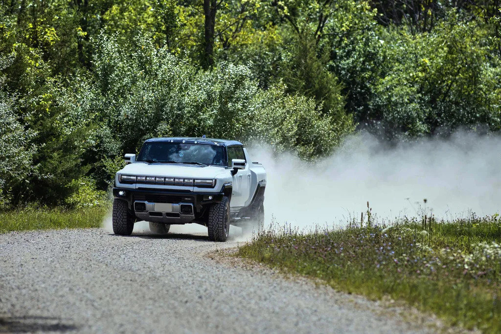 GMC Hummer EV | Testamos a picape elétrica de 1.000 cv rival da Tesla Cybertruck - 3