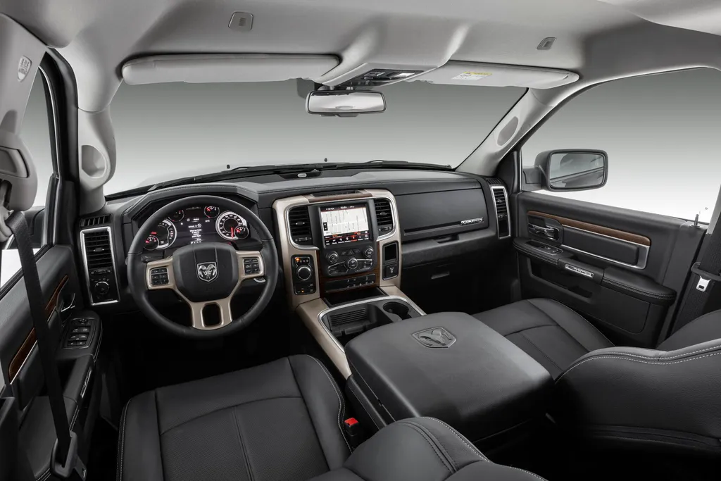 Picape RAM Classic é lançada no Brasil e mira donos de Hilux e Ranger - 3