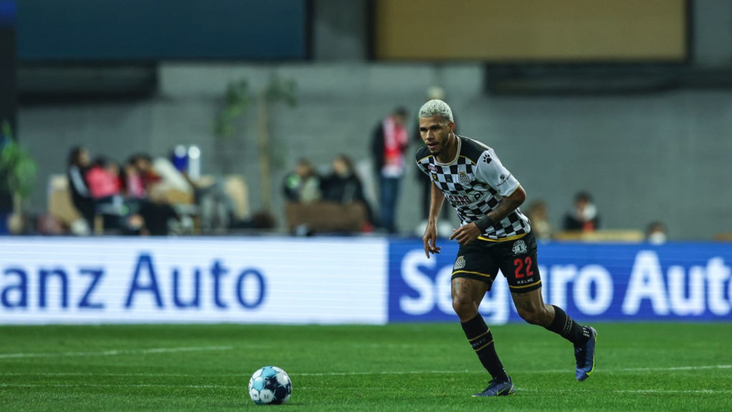 Santos encaminha a contratação de ex-Vasco que atua em Portugal - 1