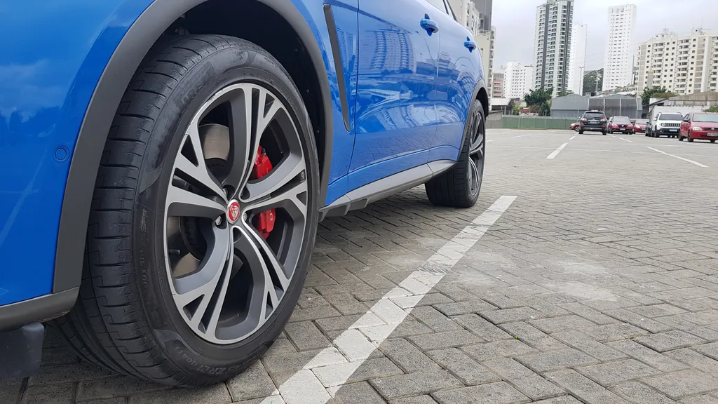 5 motivos para NÃO comprar o Jaguar F-Pace SVR - 3