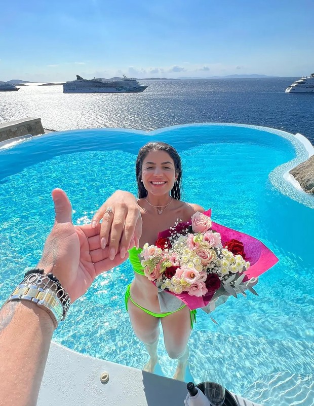 Hariany é pedida em casamento (Foto: Reprodução/Instagram)