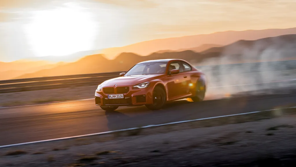 BMW M2 de 2ª geração tem potência absurda e deve vir ao Brasil - 2