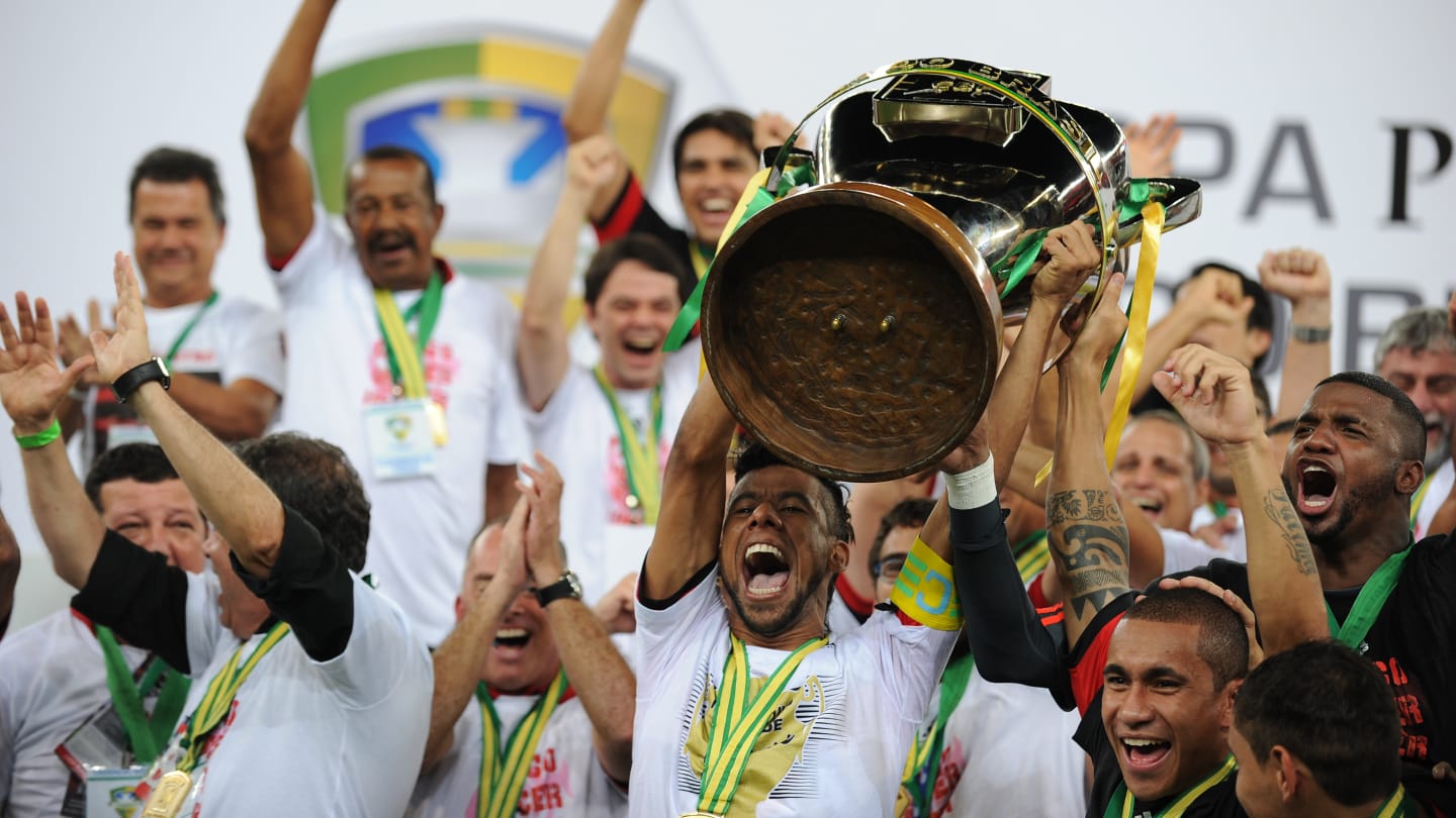 Qual era a escalação titular do Flamengo em seu último título de Copa do Brasil? - 1