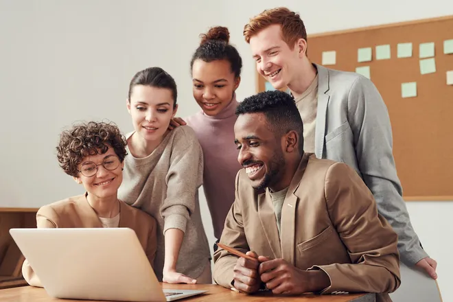 Vagas em tecnologia | Empresas buscam programadores e estagiários em TI - 3