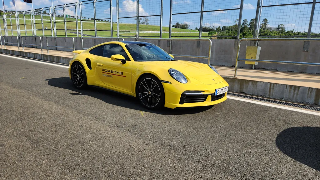 Preview Porsche 911 Turbo S | Um templo sobre rodas - 3