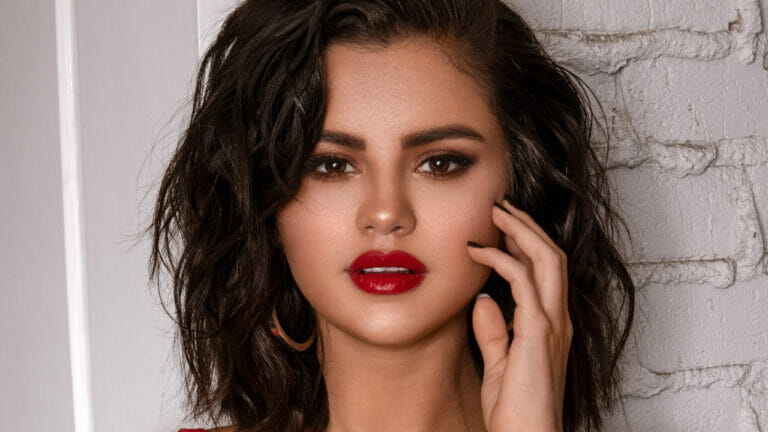 Selena Gomez revela dificuldade em poder engravidar e desabafa sobre saúde mental - 1