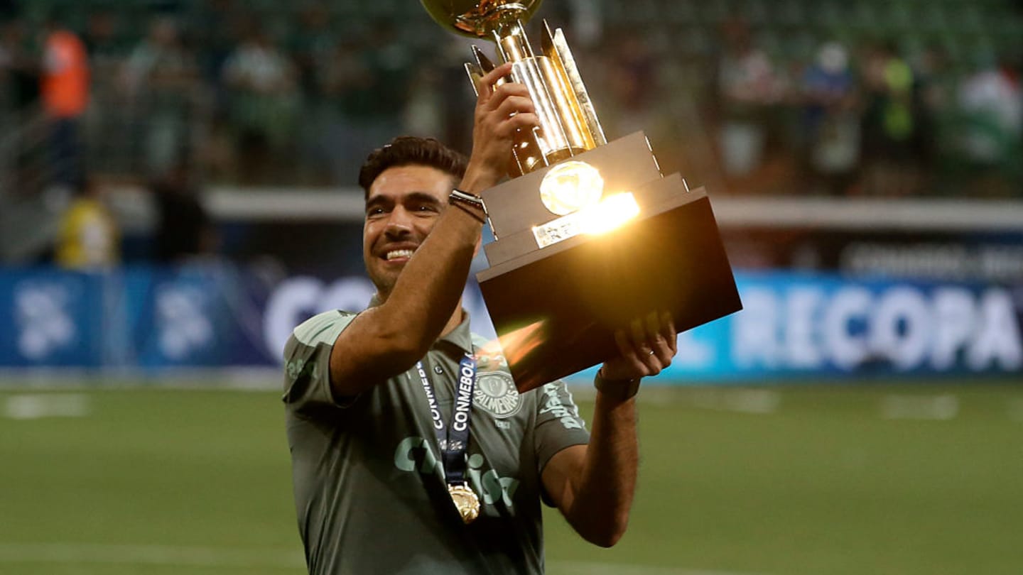 Abel Ferreira reitera foco no Palmeiras ao comentar rumores sobre Seleção Brasileira: 'Feliz onde estou' - 1