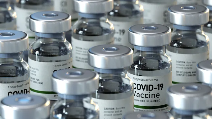 Brasil recebe primeiros lotes da vacina bivalente contra covid-19 - 1